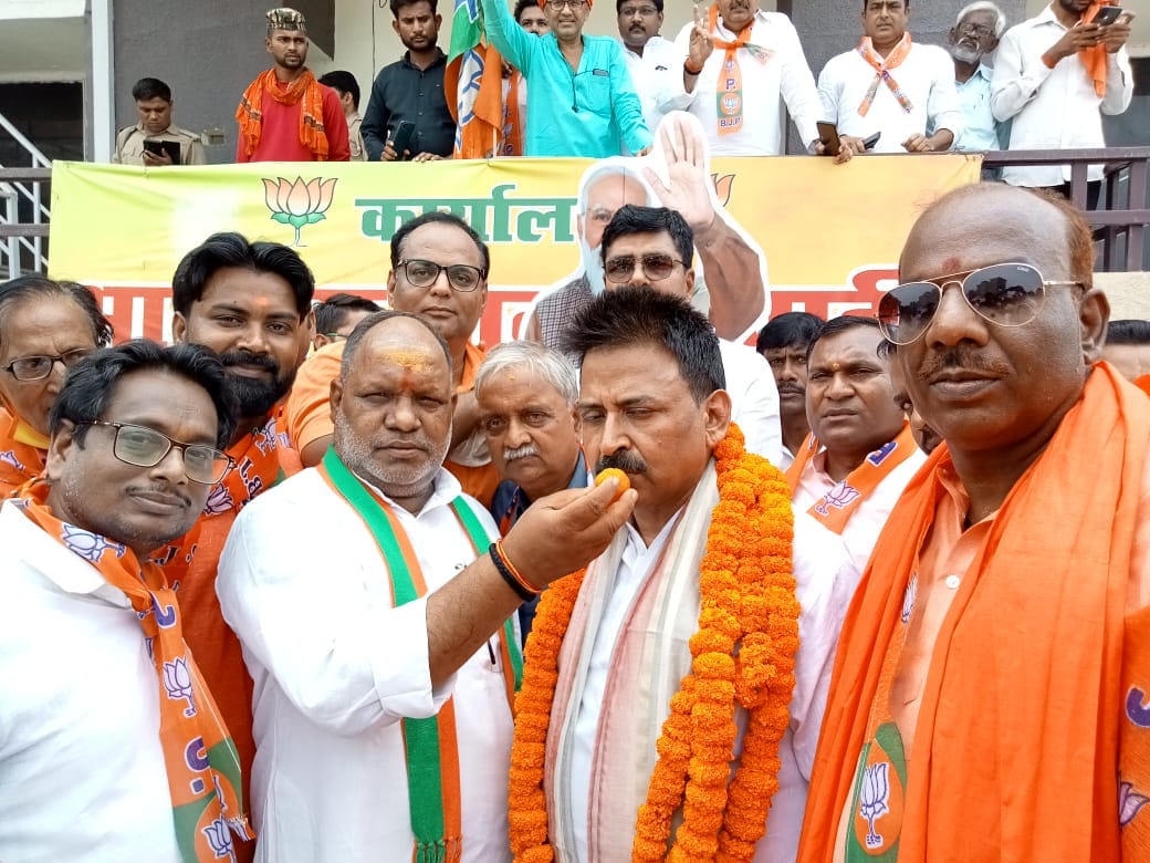 BJP office varanasi celebrates victory in Rampur Azamgarh by election