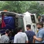 छात्रों से भरी बस दुर्घटनाग्रस्त