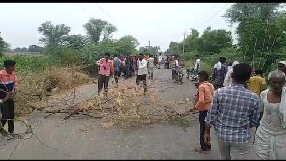 Speeding Max car trampled bike rider in Firozabad two died
