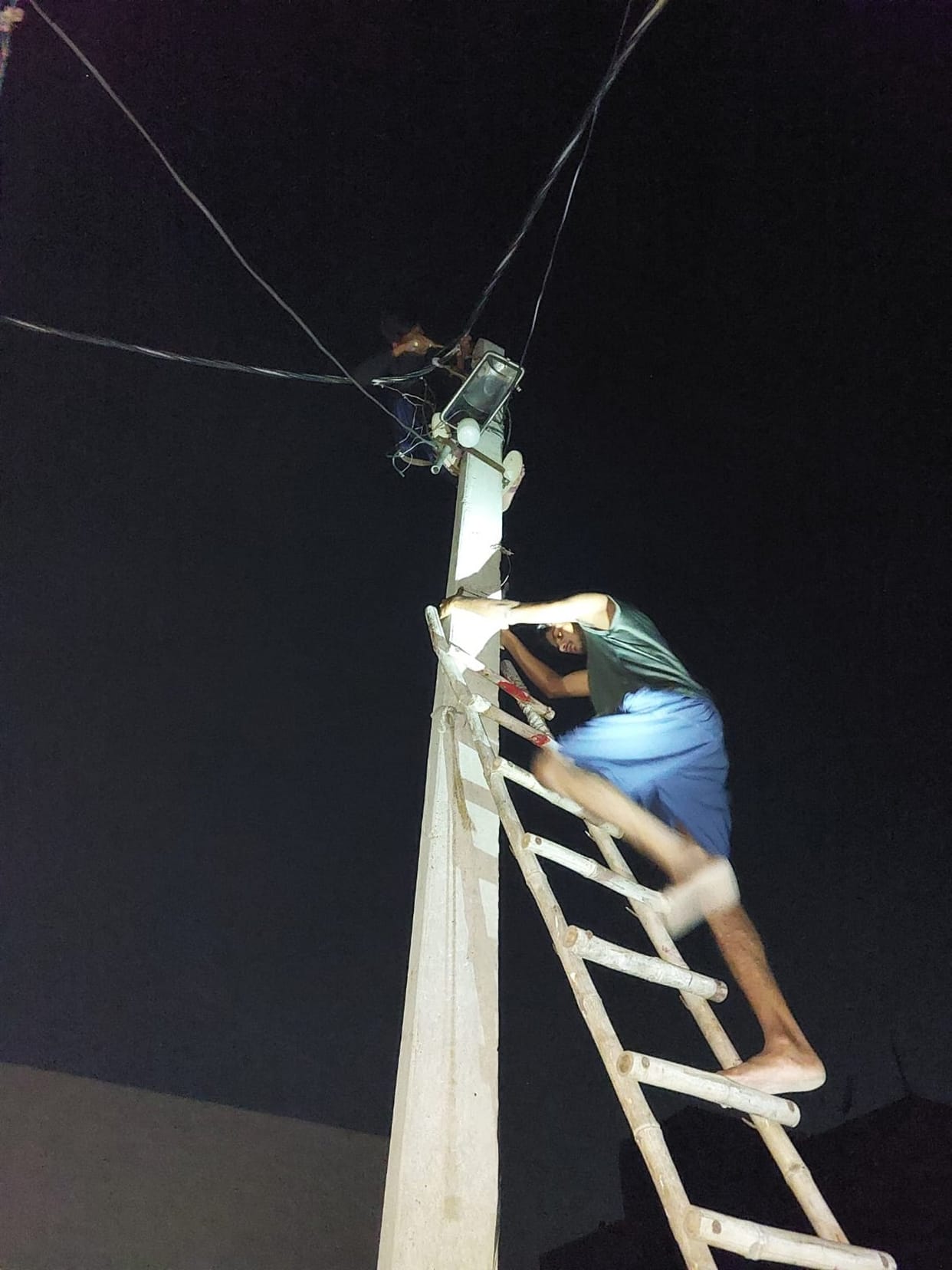 Five minutes supply, 15 minutes cut, this is the condition of electricity