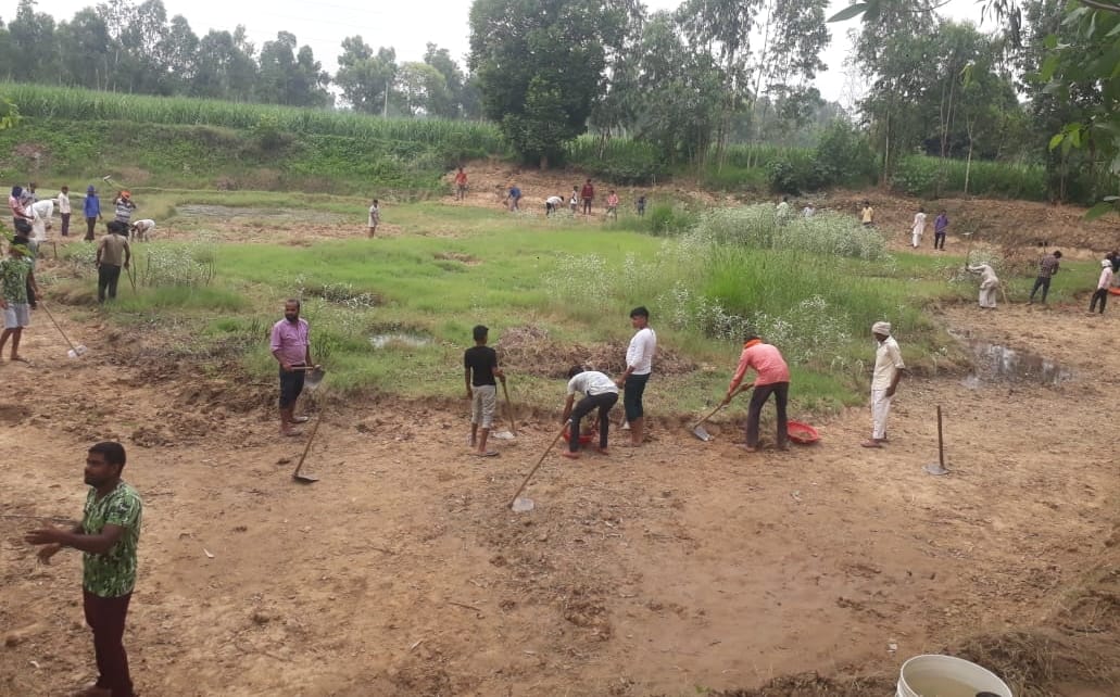MNREGA scolded for not getting laborers