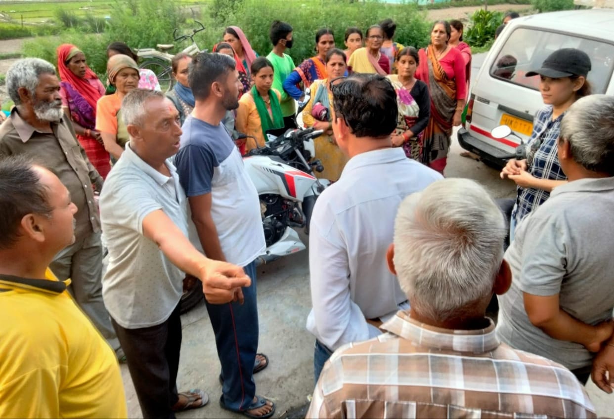 People protested for water.