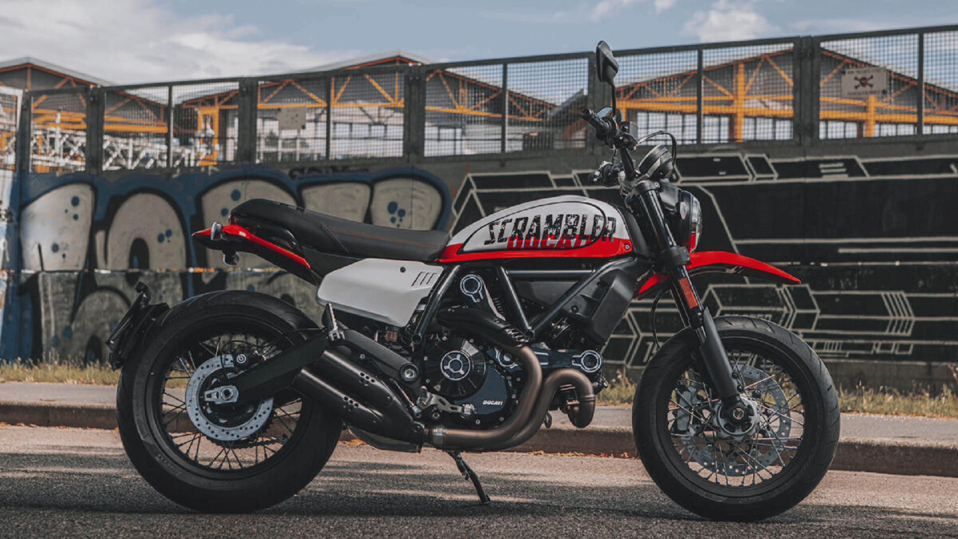 Ducati Scrambler Urban Motard 2022 Launched in India Know Price Features Specifications Details in Hindi ducati bikes in india 2022