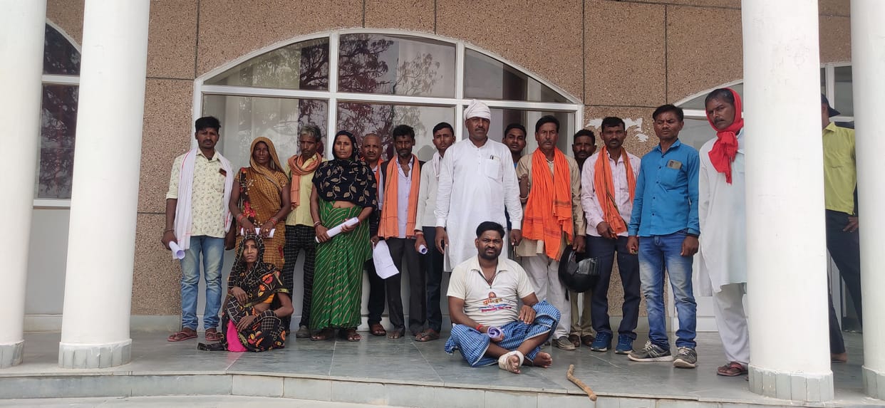 Demonstration alleging bias in lease allotment