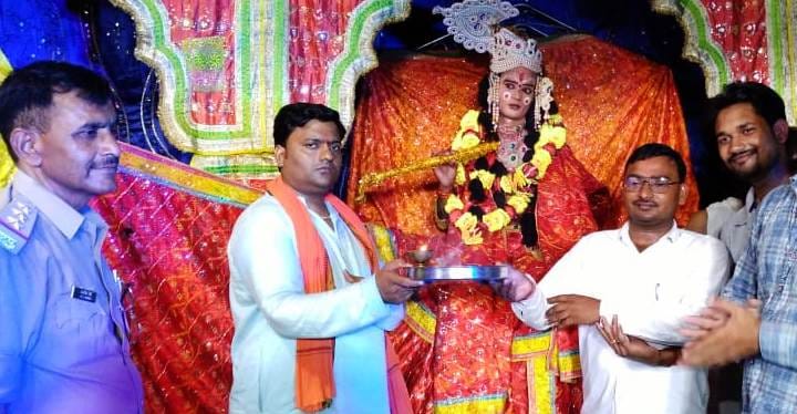 Radha-Krishna's cheers started watching Shri Krishna's Bal Leela