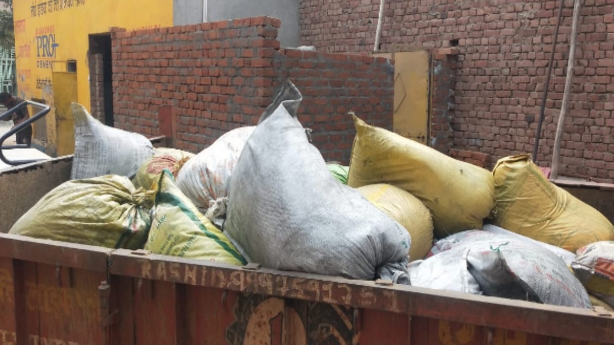 Blast in Meerut: 10 quintals of gunpowder recovered from Dharmakante, see photos