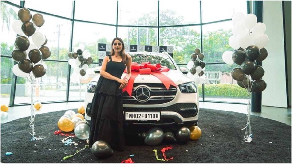 Bigg Boss Fame Nikki Tamboli buys new Mercedes benz gle car worth crore, picture share on instagram