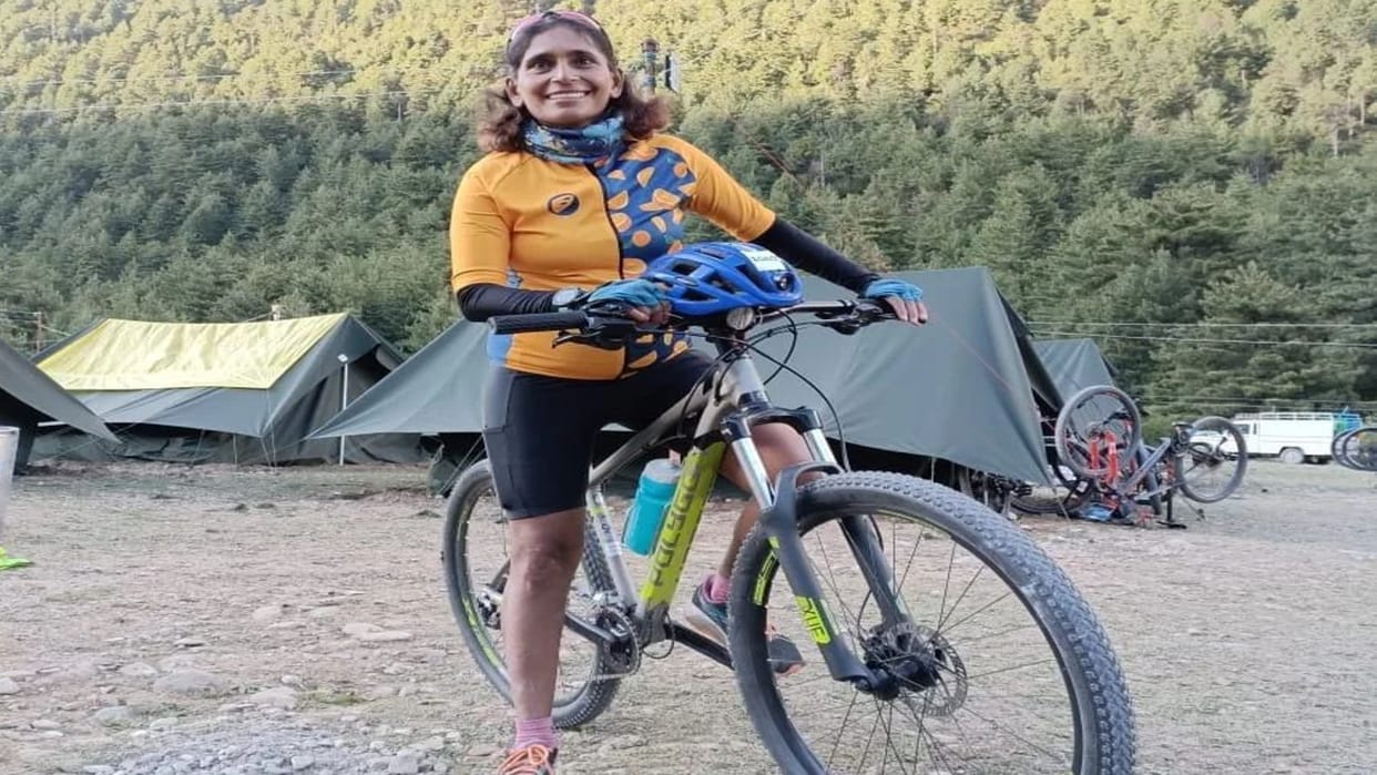 45-year old woman Preeti Maske creates record cycling solo from Gujarat to Arunachal Pradesh