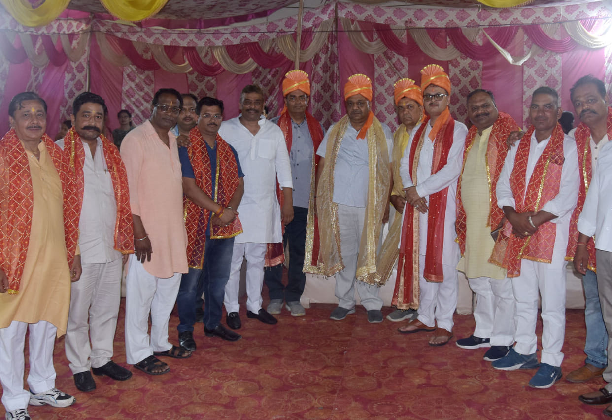 Devotees dance on the songs of Banke Bihari