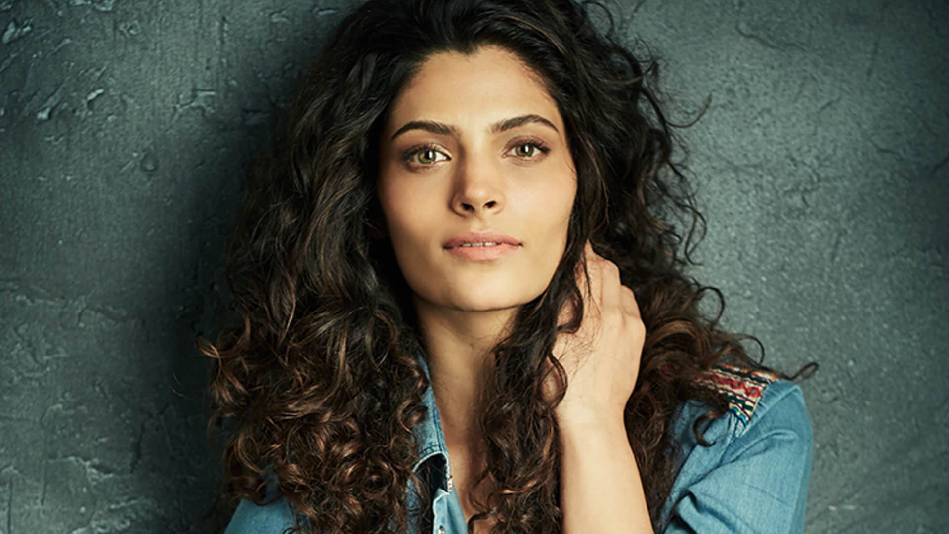 bollywood actress saiyami kher has faced body shame because of being thick skinned