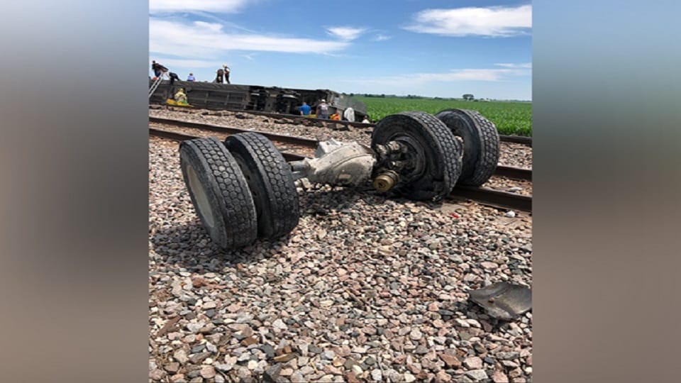 multiple fatalities and at least 50 people injured in the Amtrak train derailment in Missouri, US