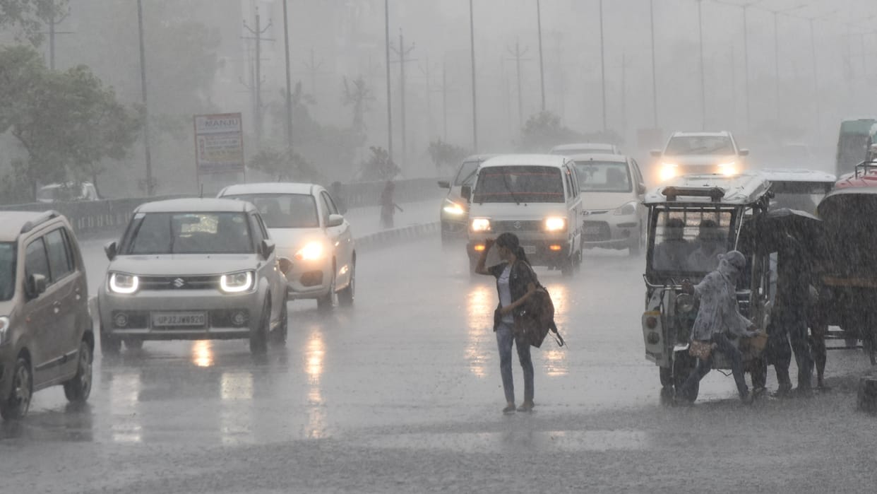 Rain in Lucknow gives relief from heat wave.