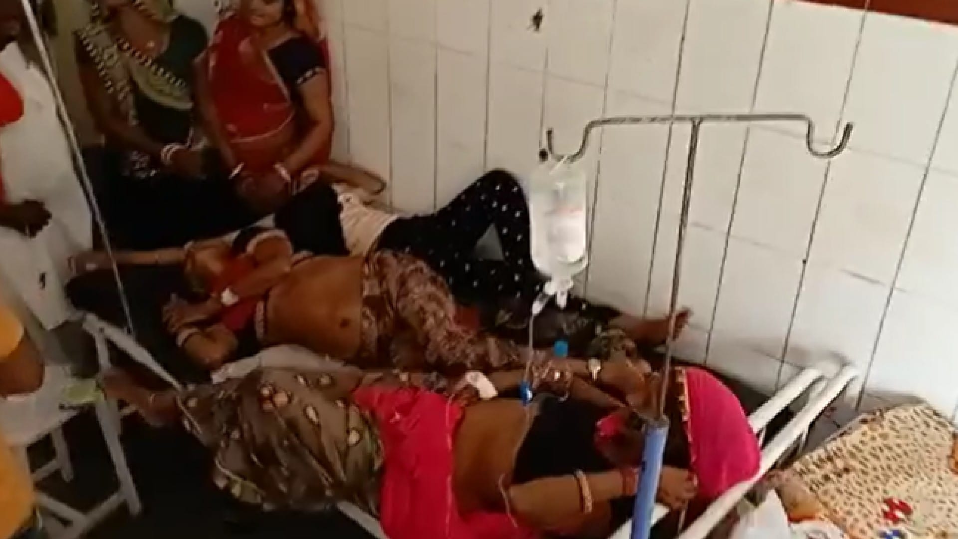 MP News: More than 100 villagers fall ill after drinking contaminated water in Sheopur, ambulance did not reach even after information
