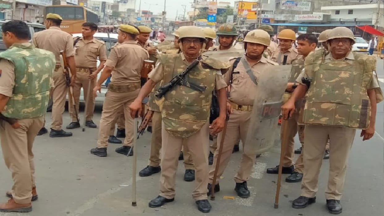 Bajrang Dal workers have protested and demanded for action in Udaipur Murder Case in Baghpat