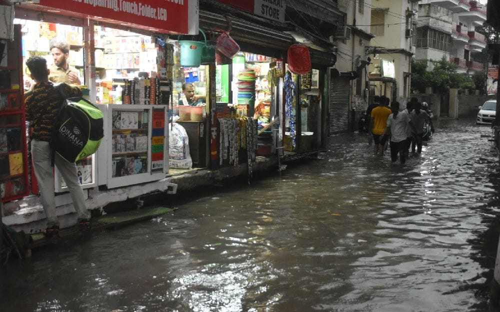 UP Monsoon Rain update varanasi me barish relief from heat but trouble increases due to water logging see in pictures