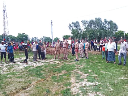 Prayagraj news: The family remained locked in the house with the dead body of the daughter for five days, 11 relatives found ill