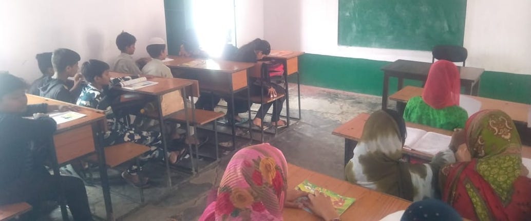Education of 127 children on the basis of one teacher