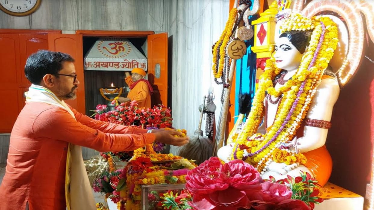 Nirhua reached Gorakhpur after Lok Sabha by-election victory in Azamgarh
