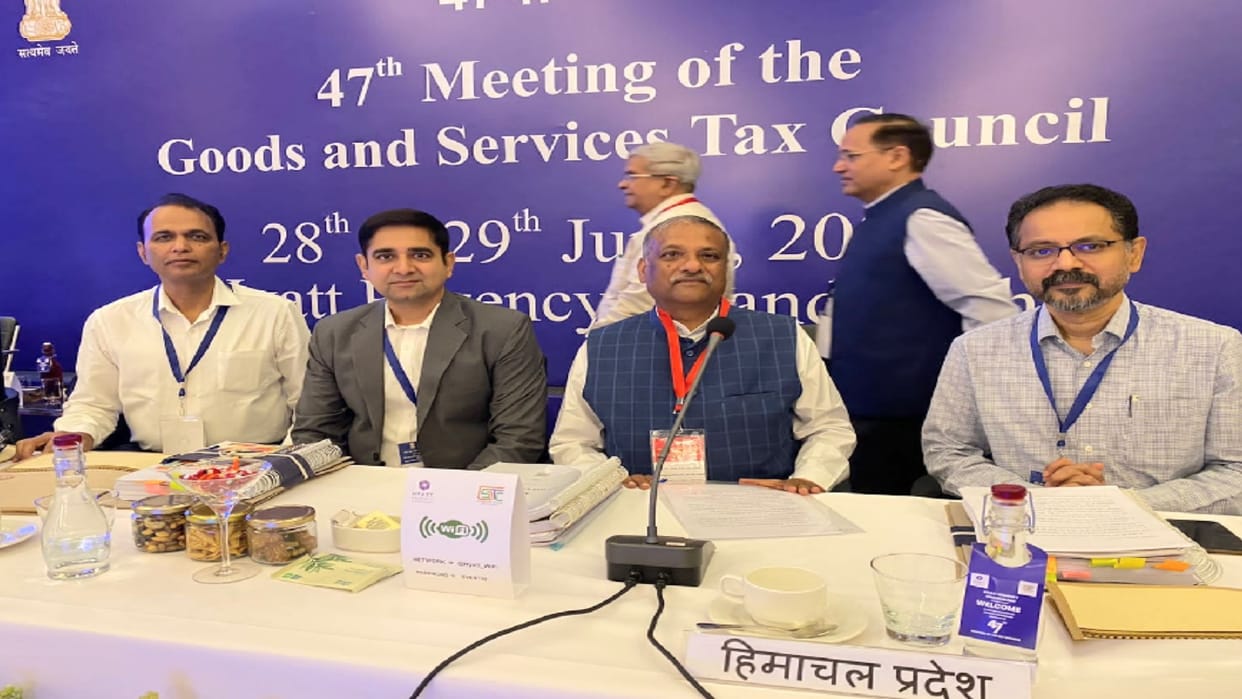 GST Council Meeting Decisions: Ropeway Journey will be cheaper in Himachal, hotel room will be expensive