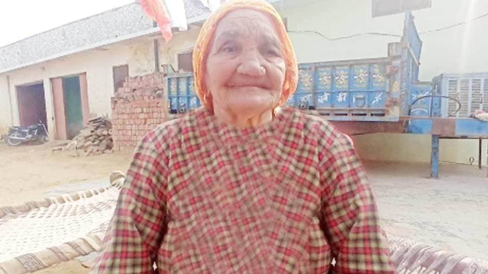 Two elderly women of Haryana dominated internet