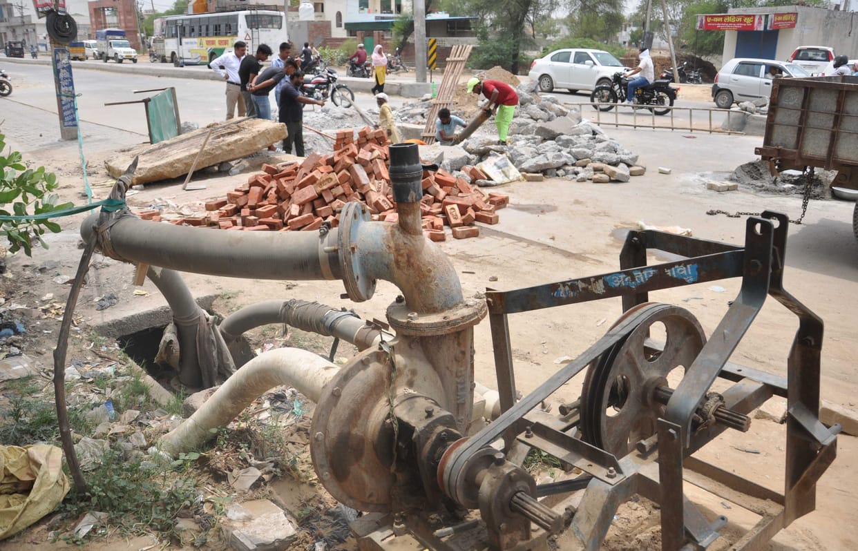 Thick-sized pipe installed in sewer line, dirty water sold for cultivation at Rs 700 per hour