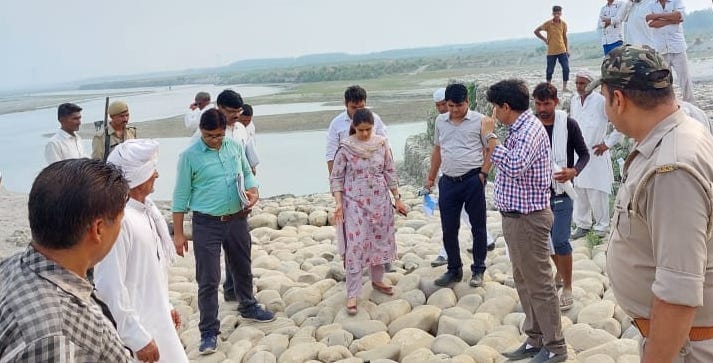DM inspects flood relief works of Yamuna embankment