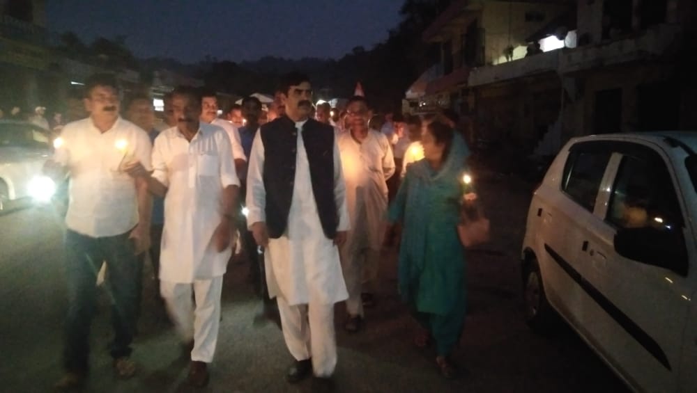congress oppose agnipath yojna and organised masal julus in gumarwin and kutheda bilaspur
