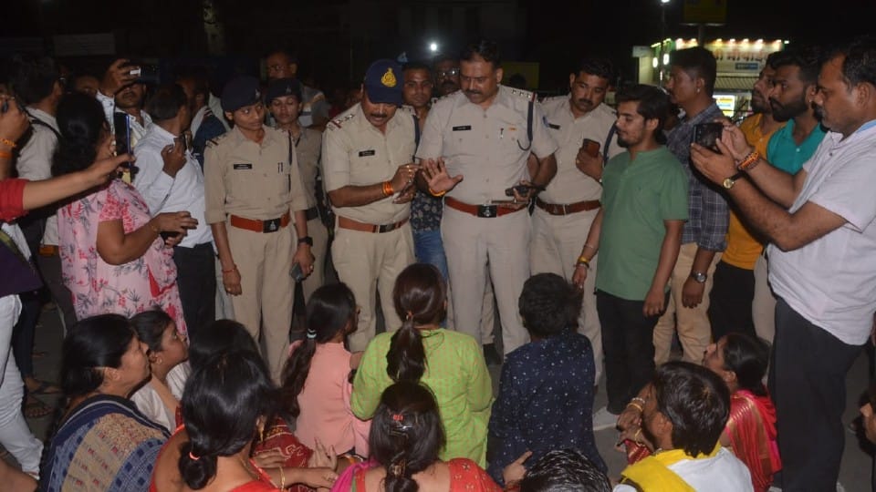 Dewas News: Warm atmosphere in ward 12, independent candidate and supporters assaulted, case filed against supporters of BJP candidate