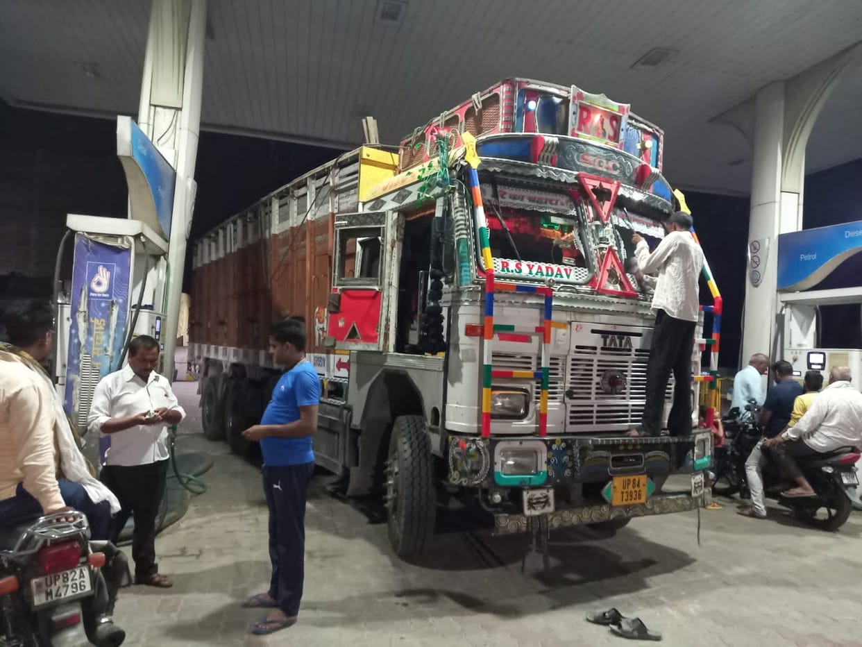There is a shortage of diesel at the petrol pump, there is a crisis of stalling