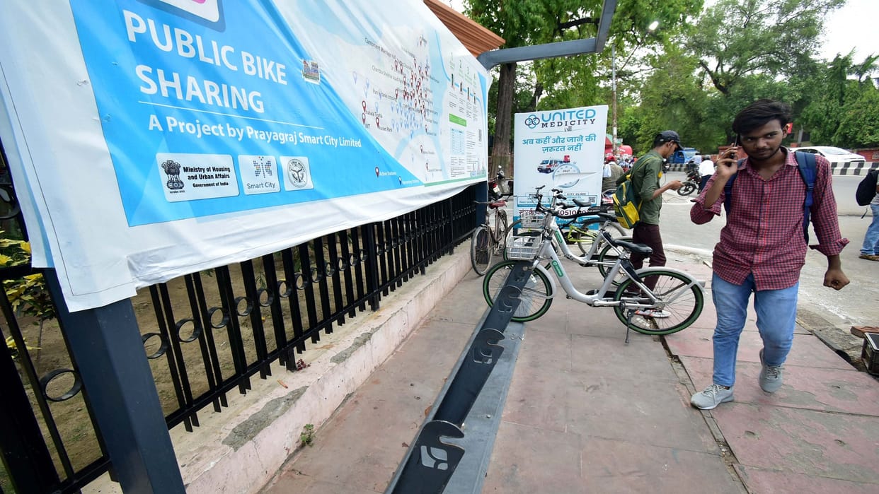 Smart City The bike sharing scheme came out, smart bicycles got punctured