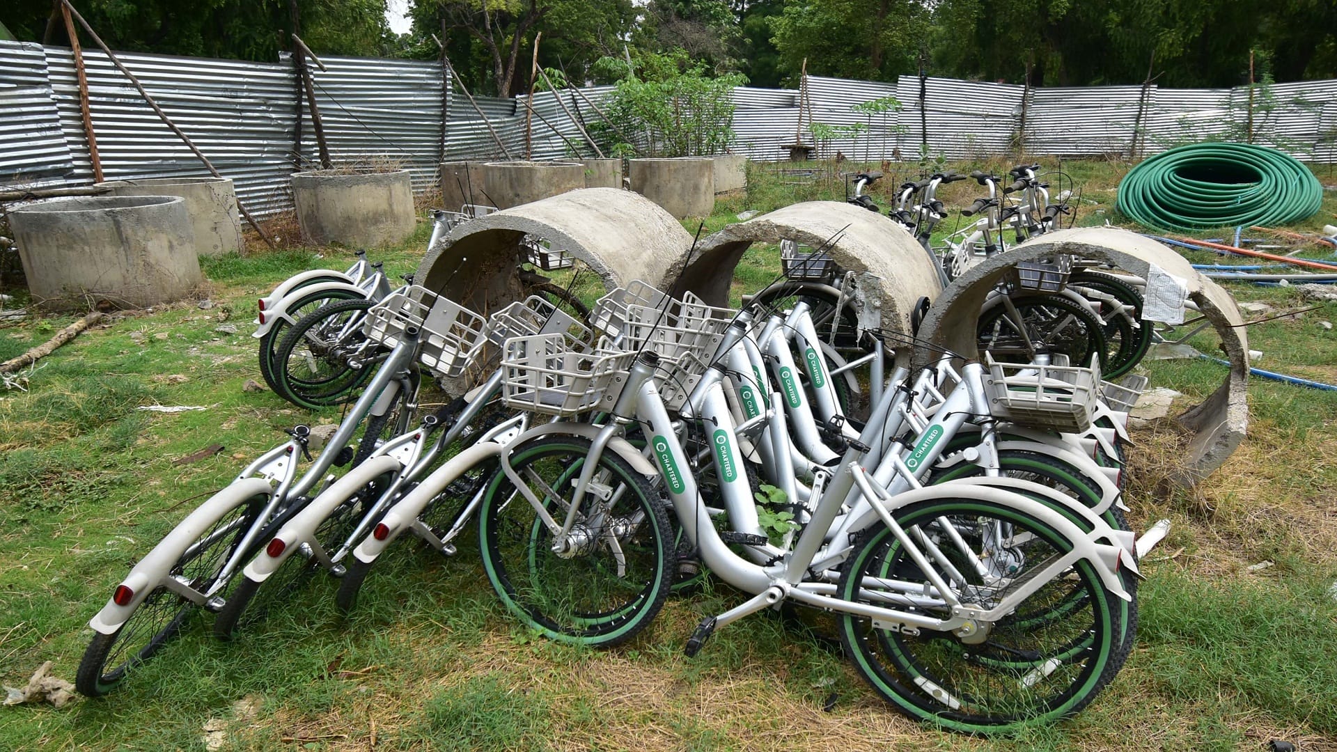 Smart City The bike sharing scheme came out, smart bicycles got punctured