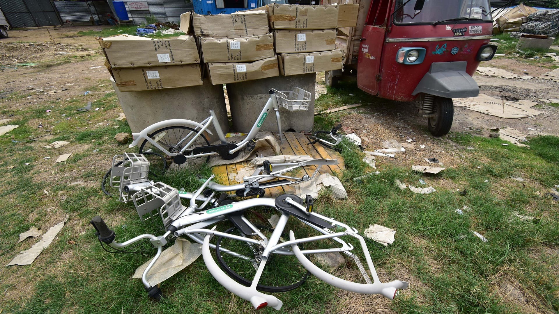 Smart City The bike sharing scheme came out, smart bicycles got punctured