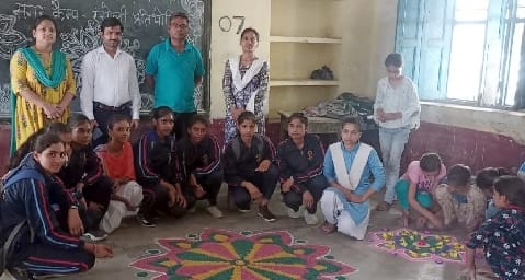 Tashu, Priyanshi and Anshi first in Rangoli competition