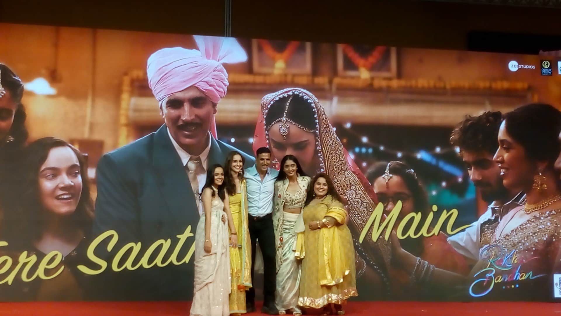 raksha bandhan box office collection day 4 akshay kumar film increase earning day four know total collection