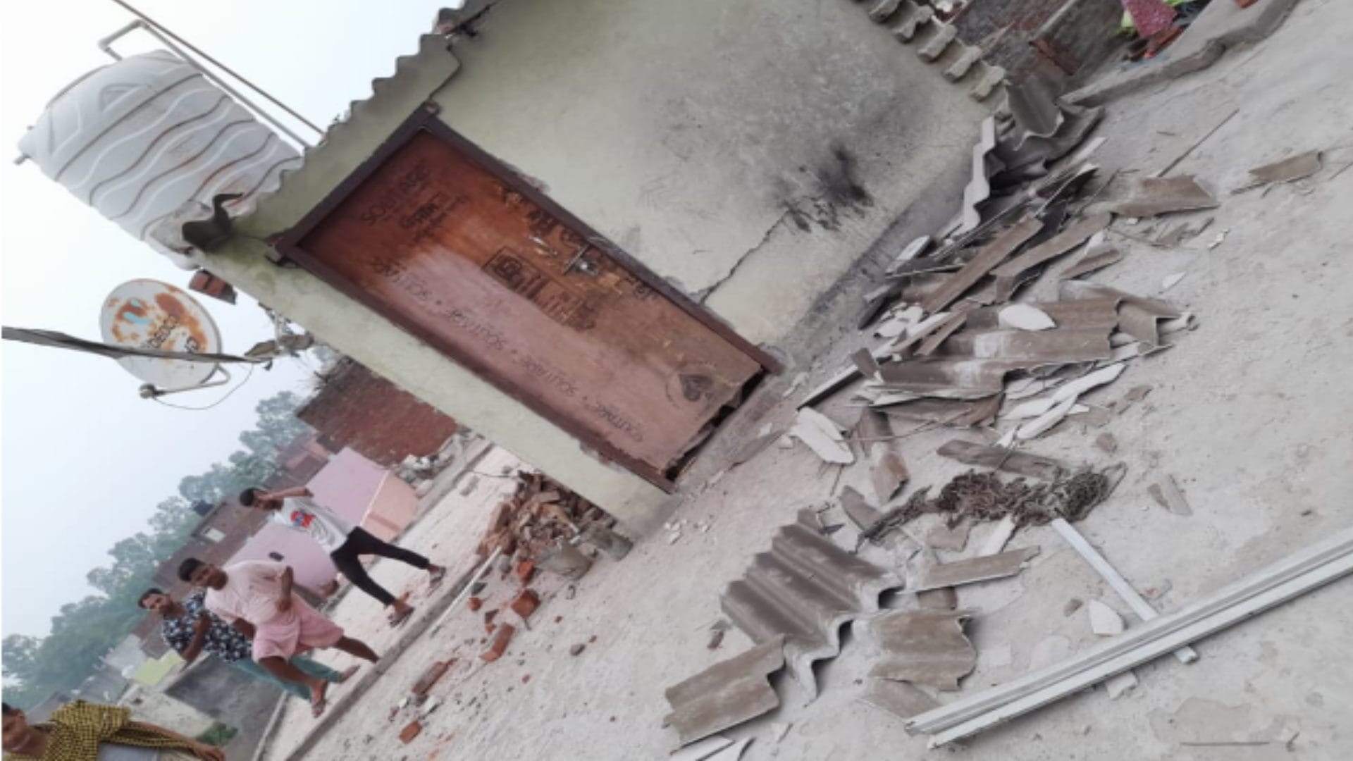 Two houses damaged due to lightning from the sky in Saharanpur district see photos