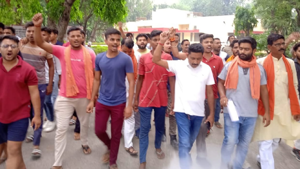 Bajrang Dal workers have demanded action in case of Udaipur murder case in Saharanpur