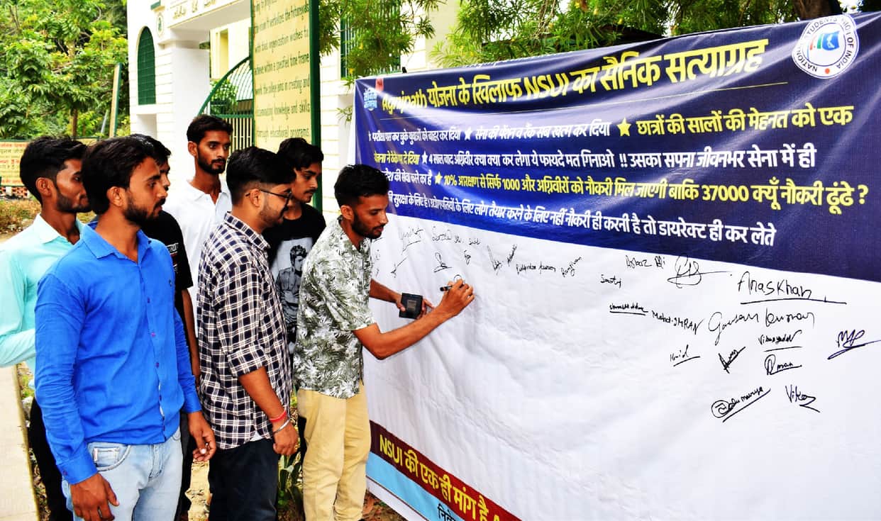 Signature campaign launched under Sainik Satyagraha Movement