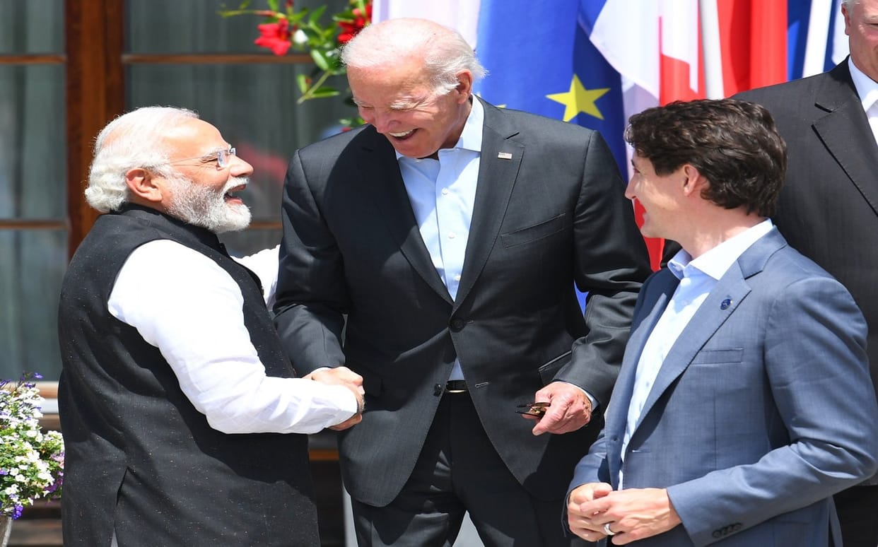 PM Modi gave unique gifts to leaders of G-7 countries presented Gulabi meenakari artwork to US President Joe Biden