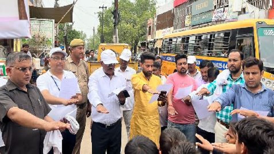 campaign started to make people aware against single use polythene in agra