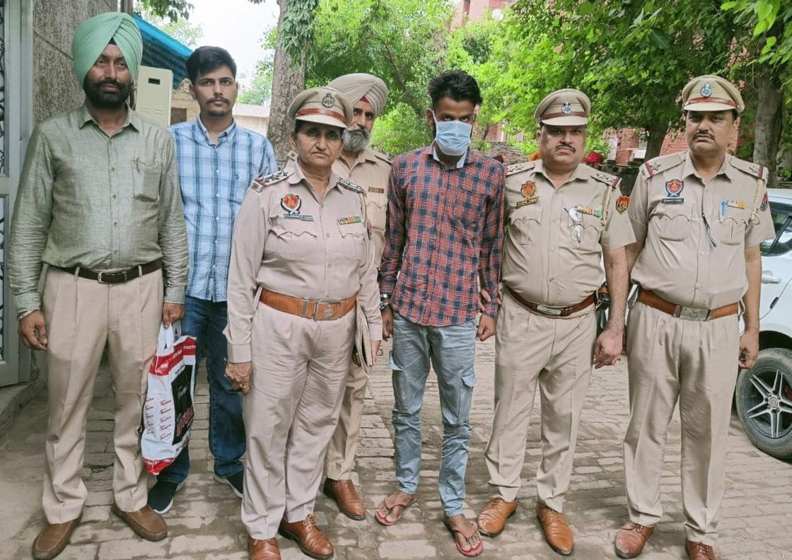 One arrested for robbing an elderly woman in Gwalmandi