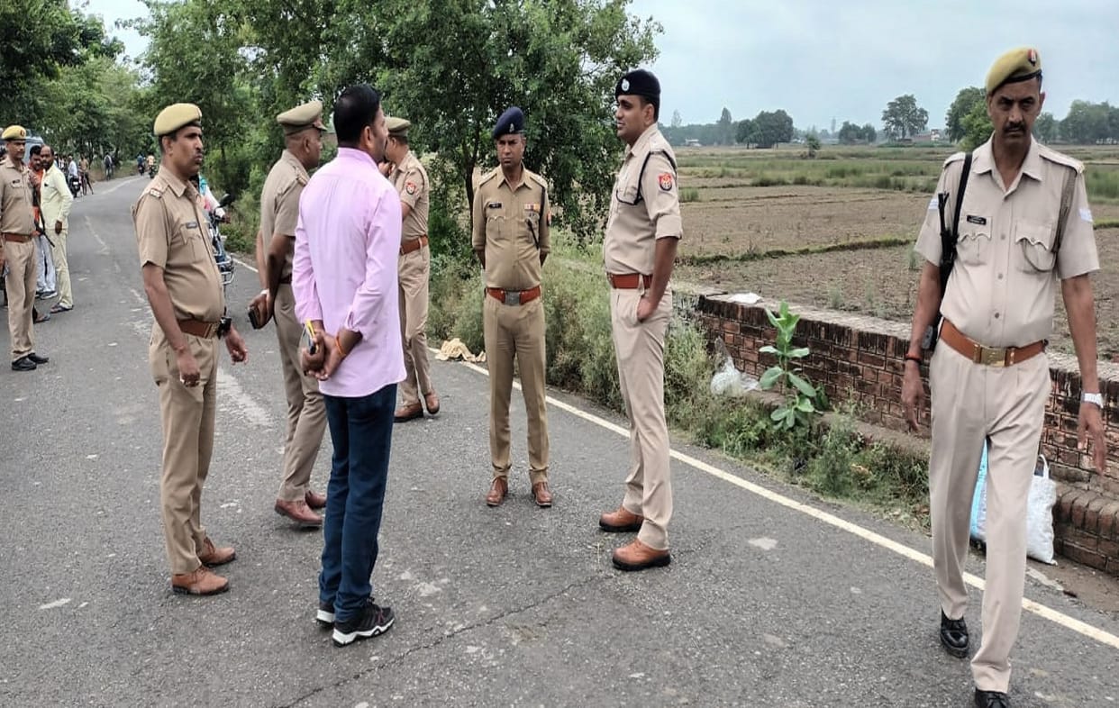 Crime News Azamgarh  Son killed his father by hitting him with a brick
