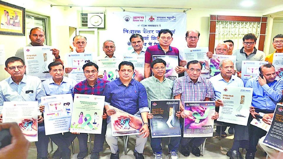 Doctors day Doctors relief the pain of patients by serving in Agra