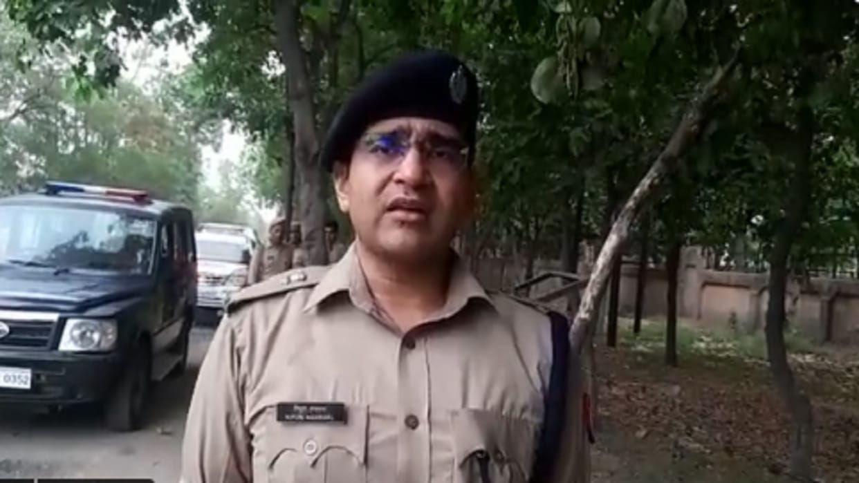 Girl burnt alive near police booth in Ghaziabad