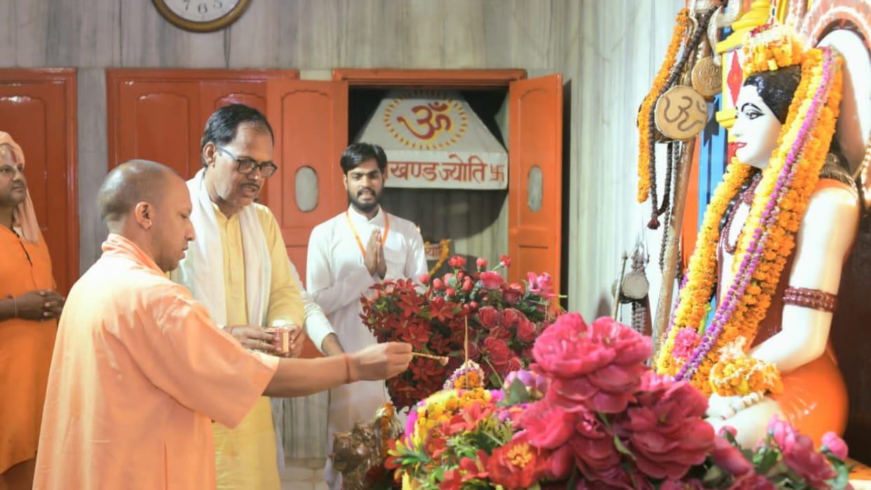 Chief Minister Yogi Adityanath will come to Gorakhpur today on a two-day tour