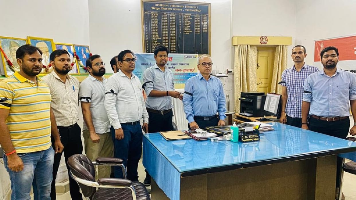 Employees boycotted work due to not action on BJP leader in SDO Sadar s assault case in Shahjahanpur