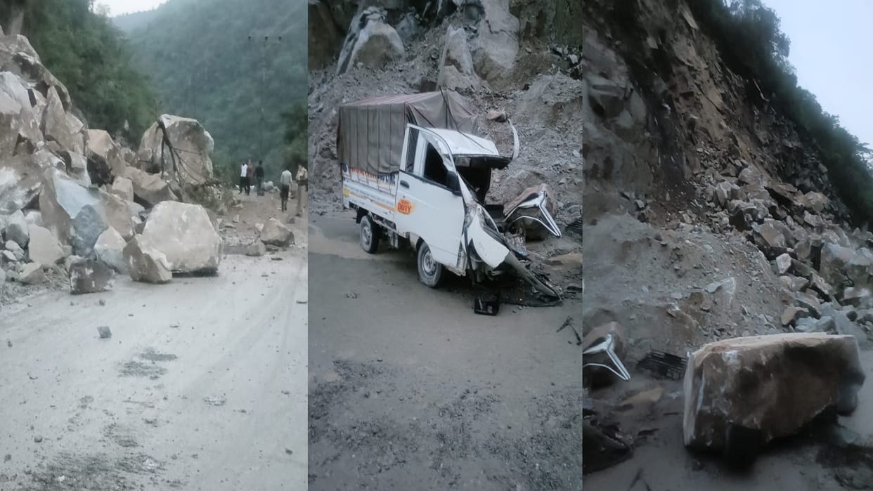 massive landslide on Chandigarh-Manali highway, traffic stalled, vehicle damaged due to landslide
