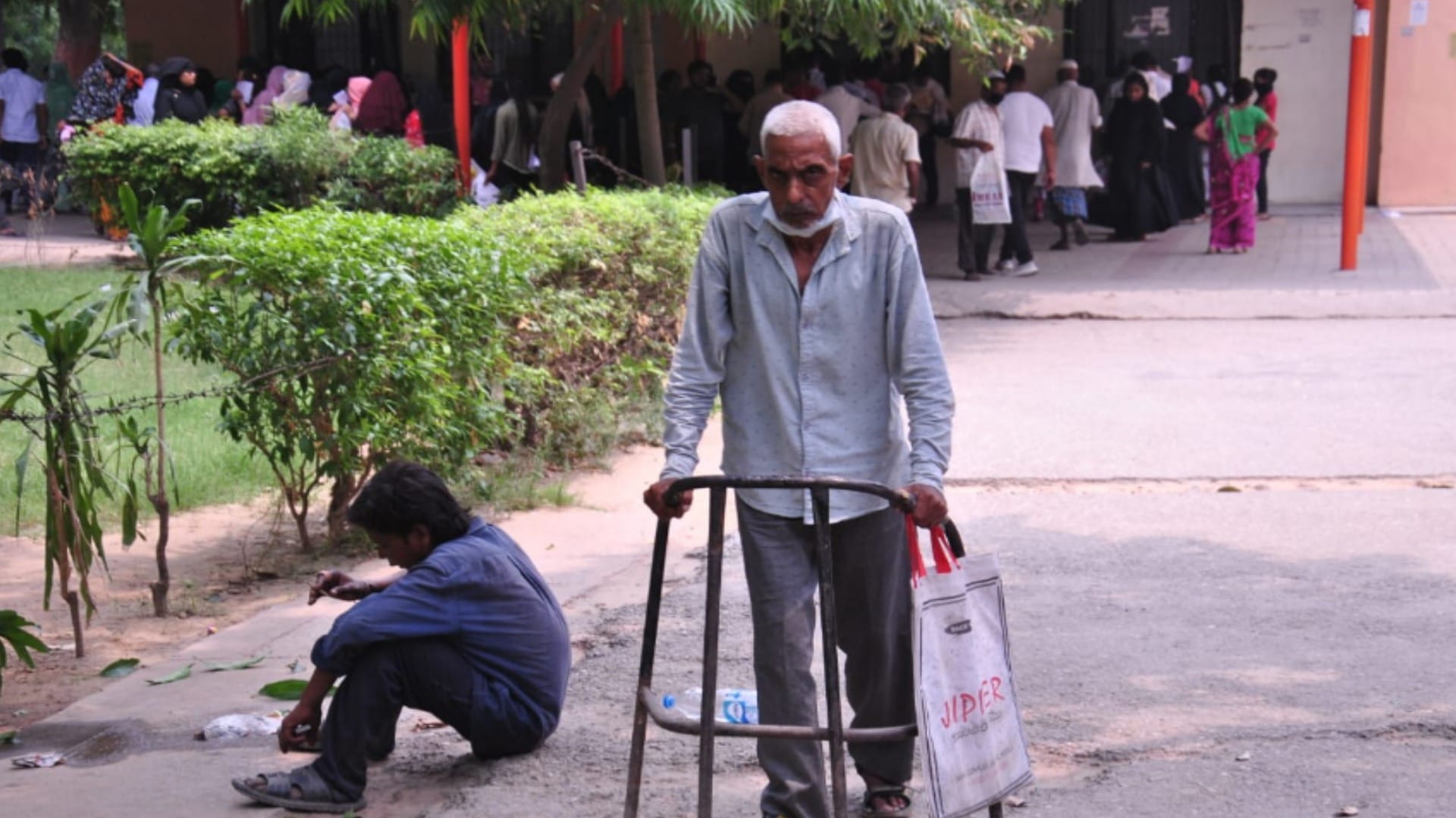 Meerut Medical: Lift is not working, patients getting poor treatment, claims of good health services are false