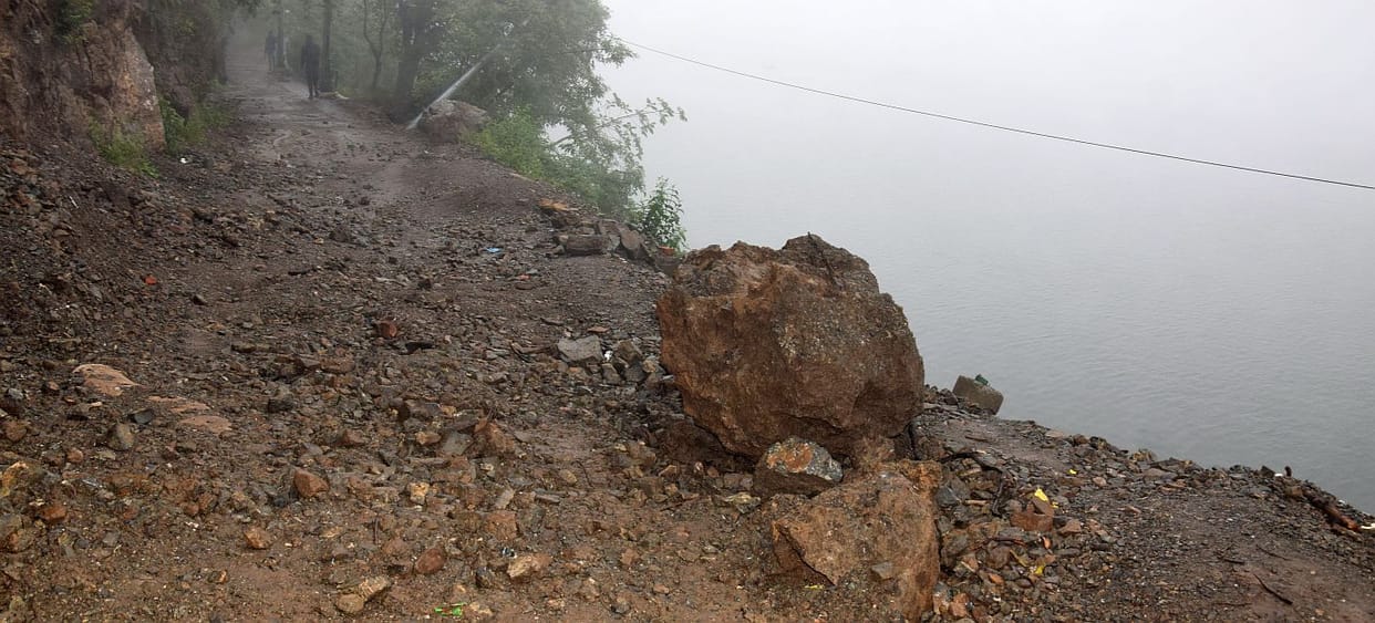 Debris came in Nainital-Bhawali and Russian bypass road, traffic disrupted