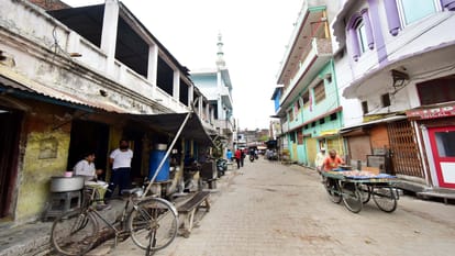 Prayagraj Violence: Notice to 20 including two former MLAs, called for questioning, one Maulana's name also included