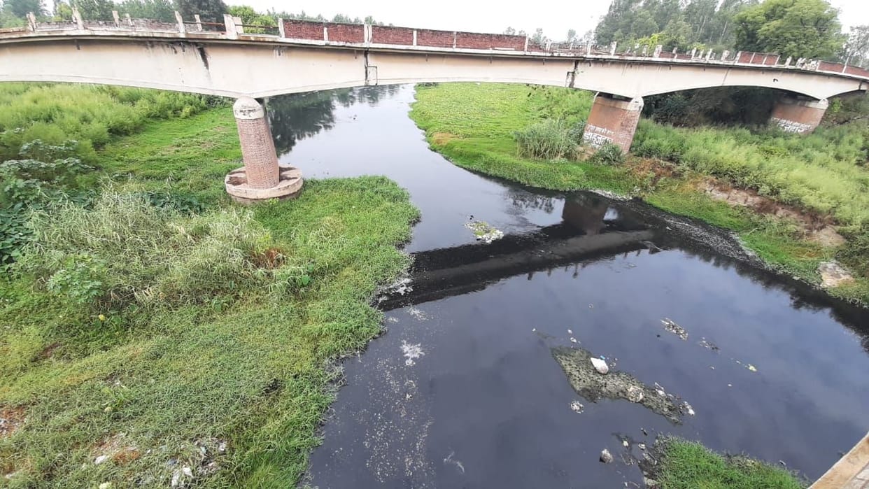 Amar Ujala Abhiyan: Drinking water tank was not built where it was needed